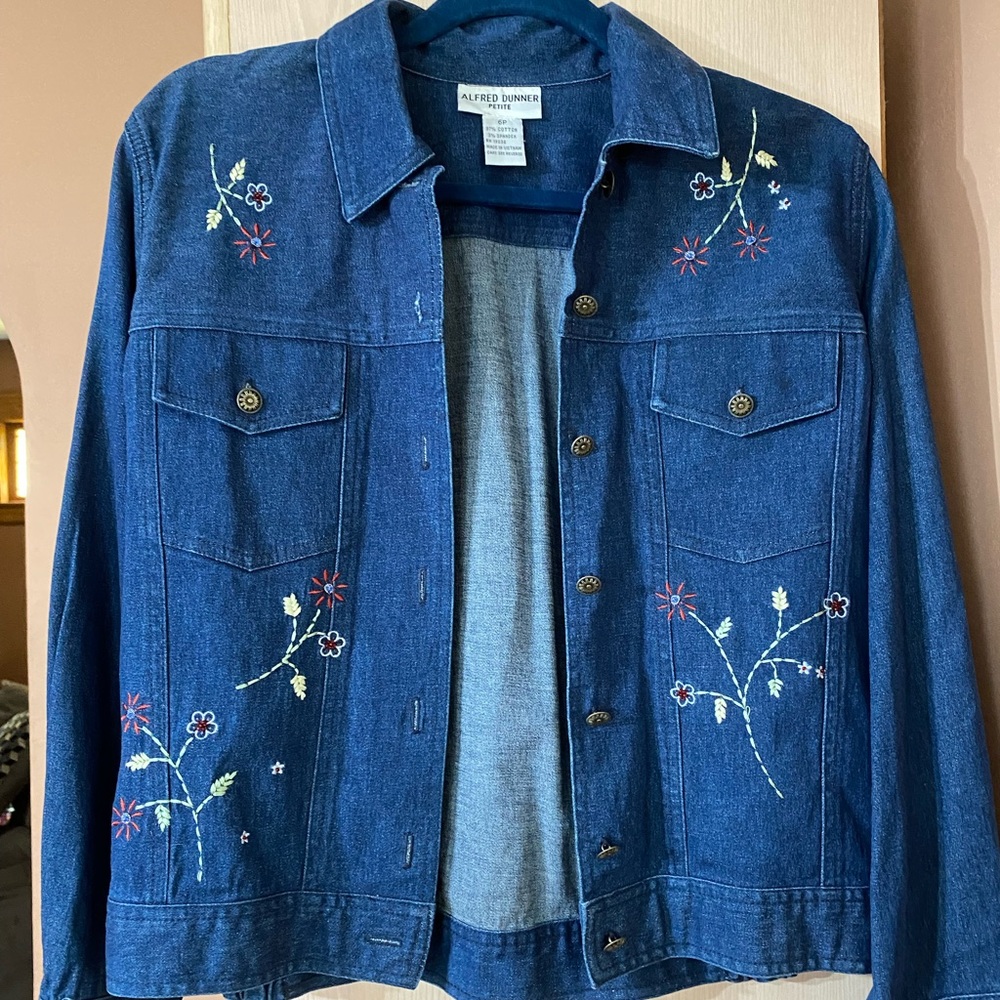 Women’s Petite Jean Button Down Shirt